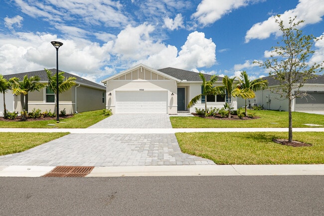 Building Photo - 9062 Dahlia Cir