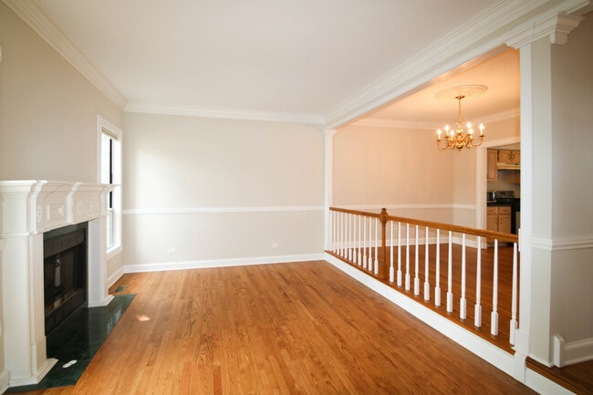 Building Photo - 648 W Parkside Dr