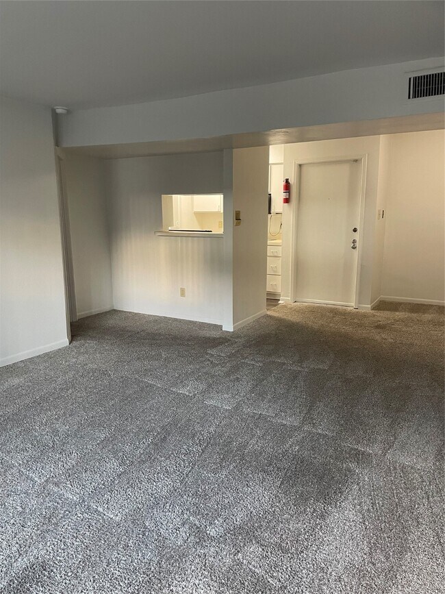 Building Photo - 8419 Hearth Dr