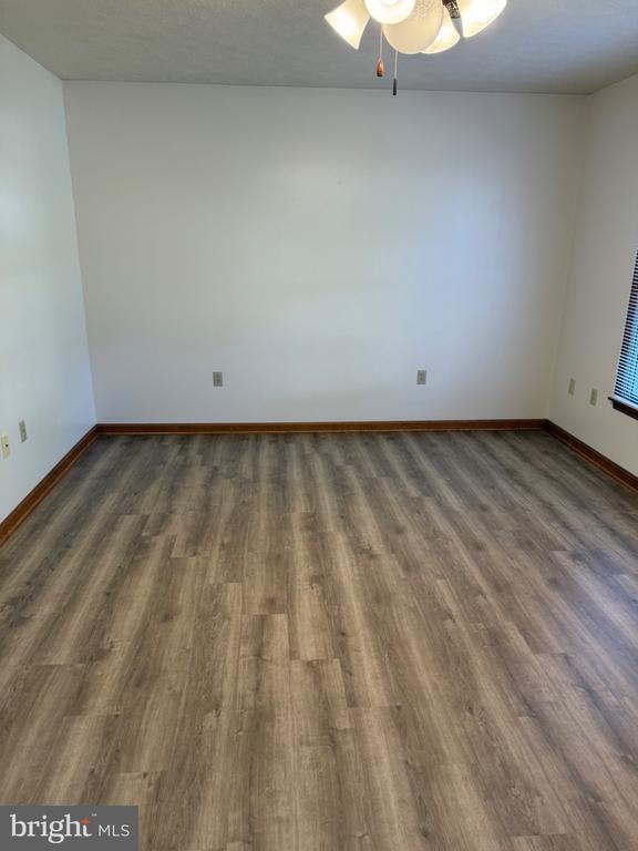 Building Photo - 212 W Whitlock Ave