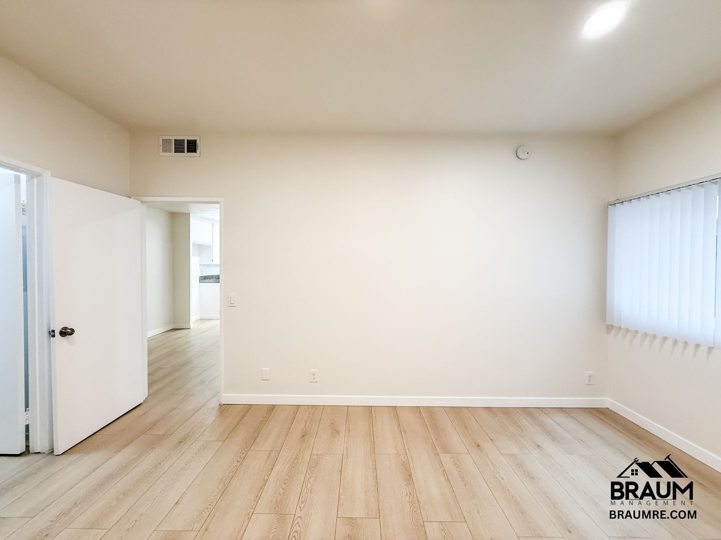 Building Photo - 11459 Collins St