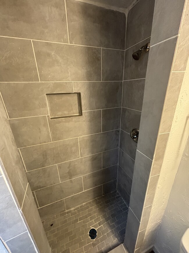 Building Photo - 2219 Belle Vue Way