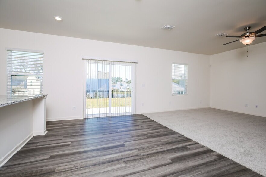 Building Photo - 756 Shepard Rock Dr