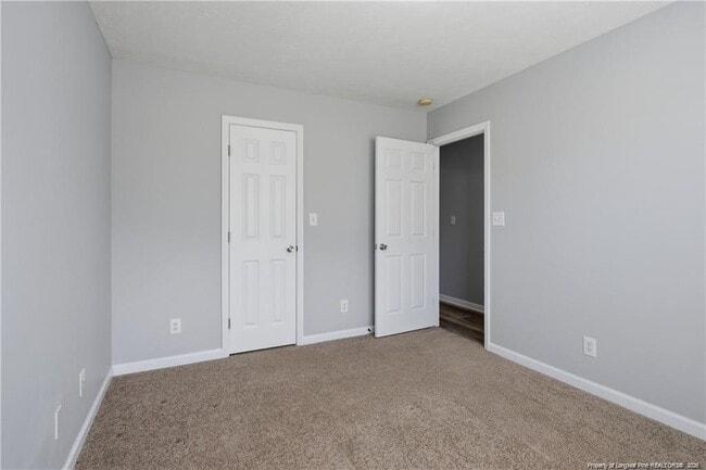 Building Photo - 401 Meadowland Ct