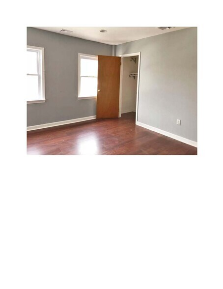 Building Photo - 212 Port Ave