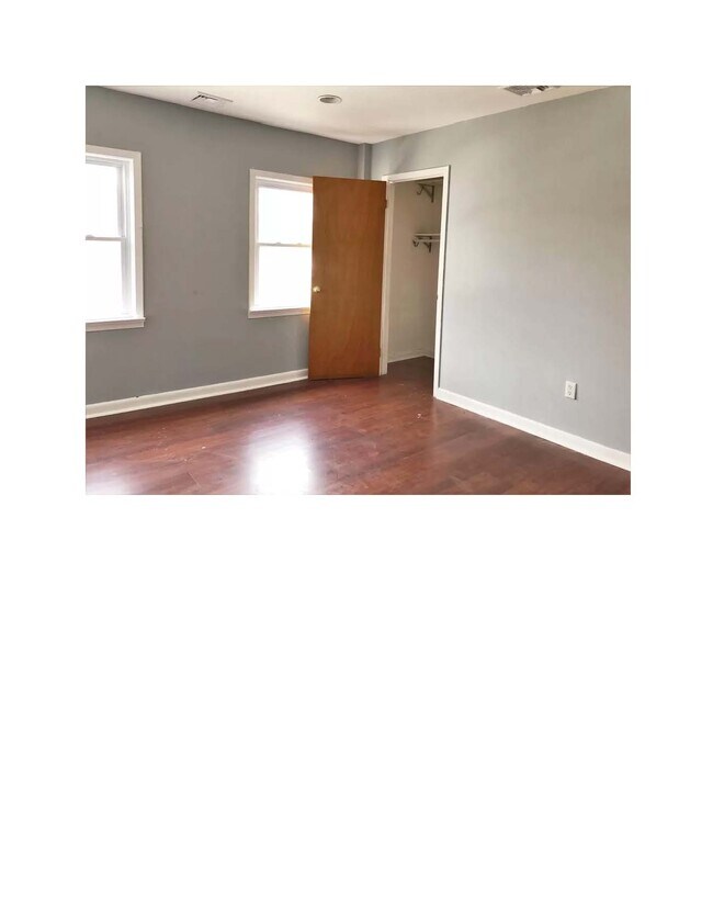 Building Photo - 212 Port Ave