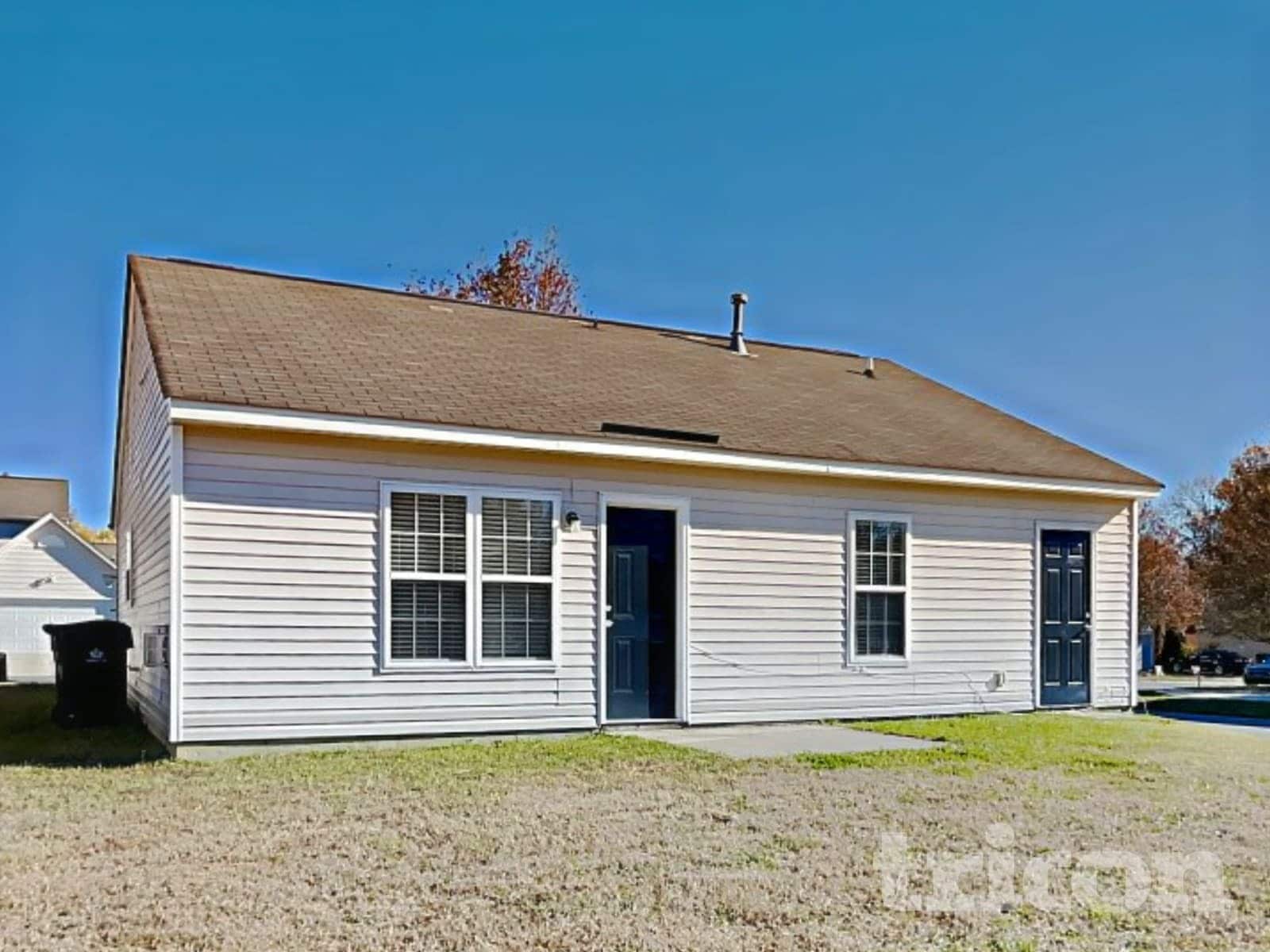 Building Photo - 10203 Green Hedge Ave