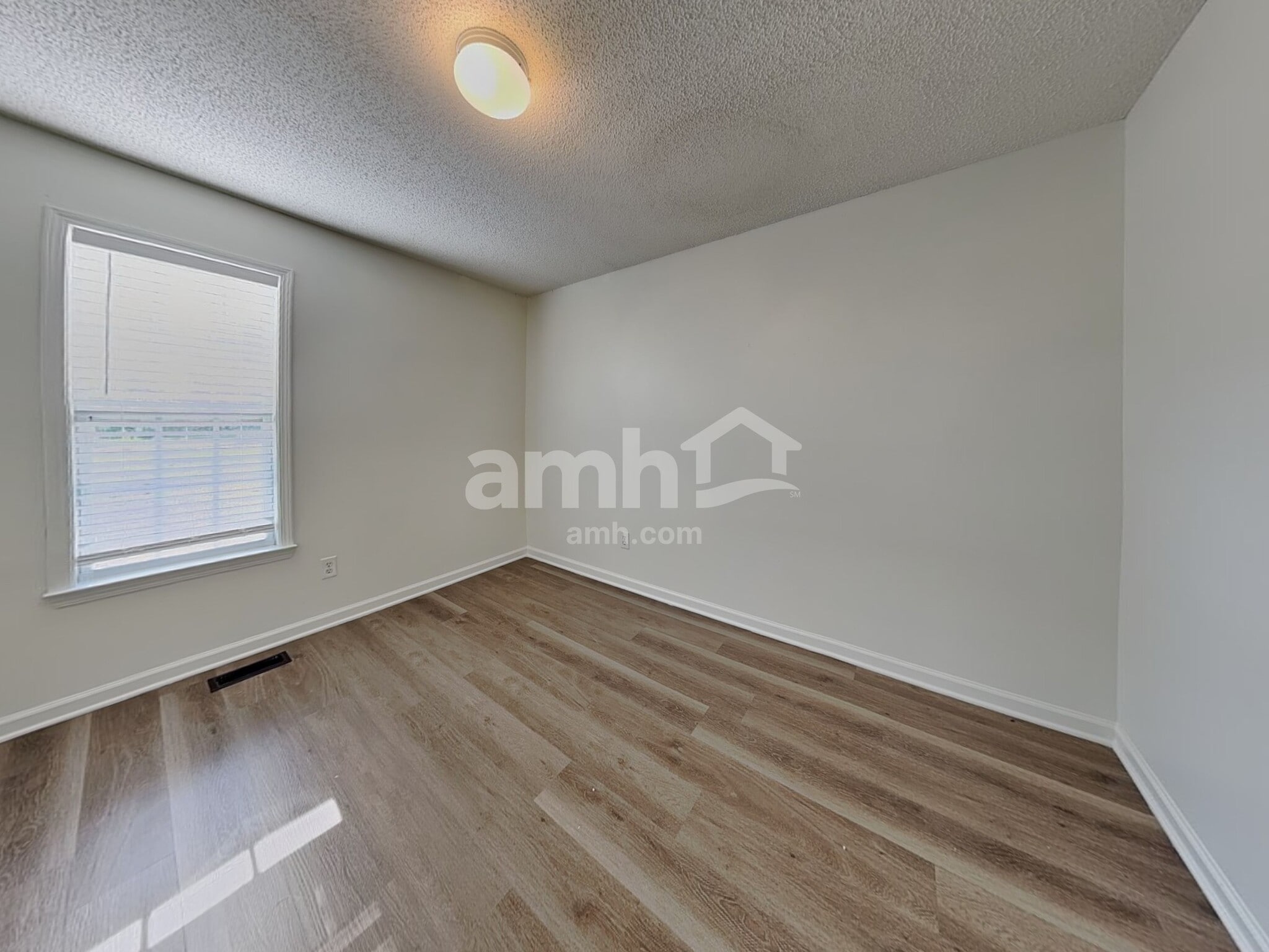 Building Photo - 205 Wood Green Dr