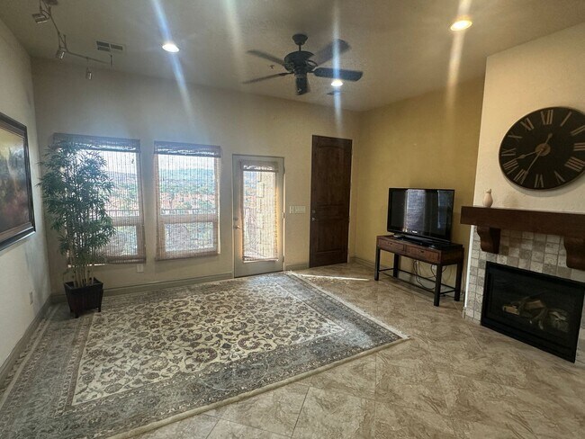 Building Photo - Bella Terrazza Condo