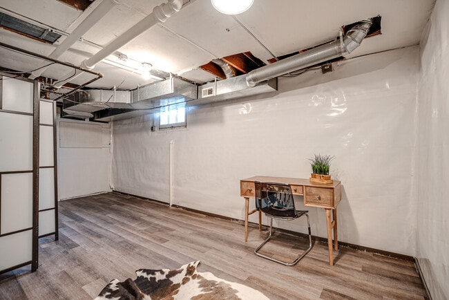 Building Photo - 662 Greenview Pl