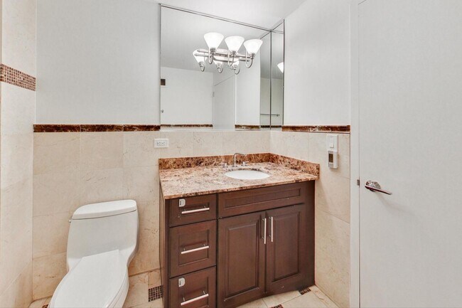 Building Photo - 2 E Erie St