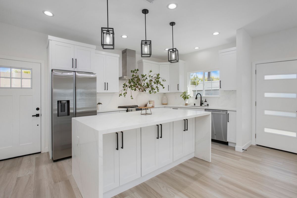 Building Photo - 9905 Lenore Dr