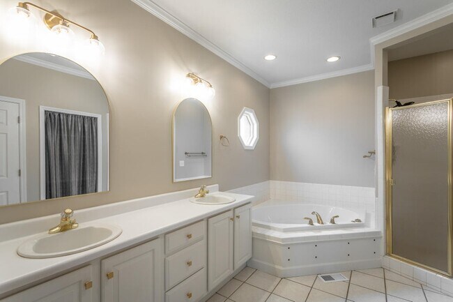 Building Photo - 8517 Horseshoe Bend Ln