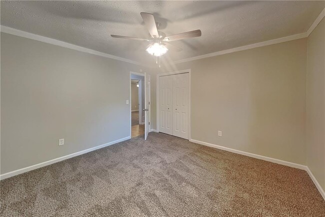 Building Photo - 3041 Stoneridge Ct