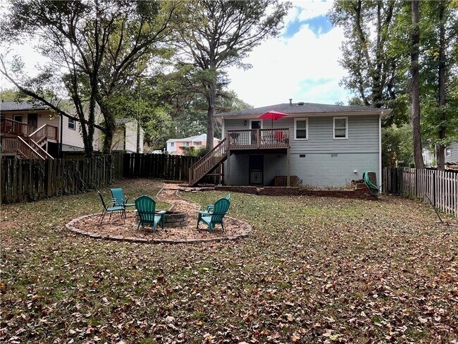 Building Photo - 2046 Settle Cir SE