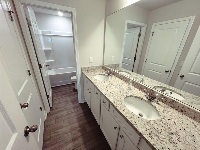 Building Photo - 109 Cedar Wood Trce