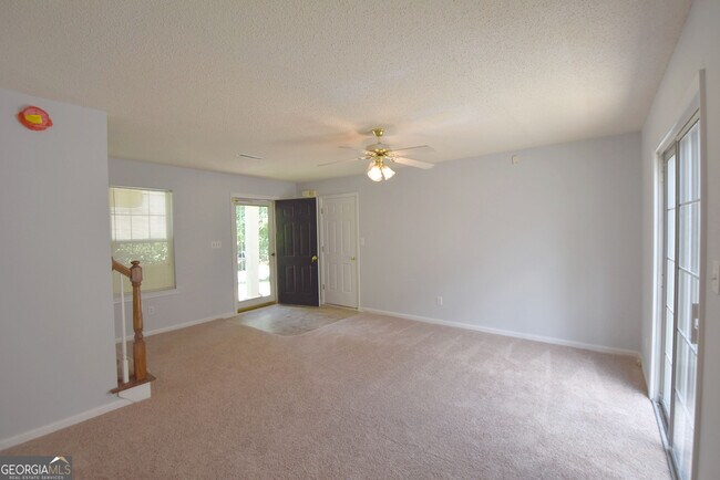 Building Photo - 147 S Fairfield Dr