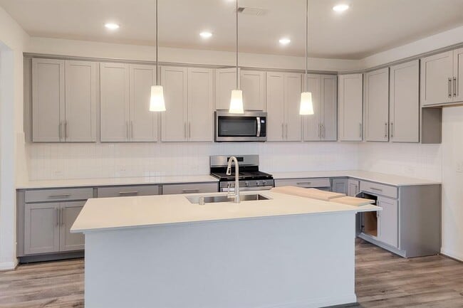 Building Photo - 25737 Damask Dr