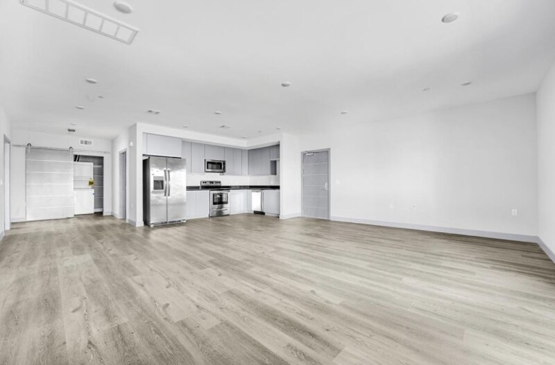 Building Photo - 7040 Woodman Ave