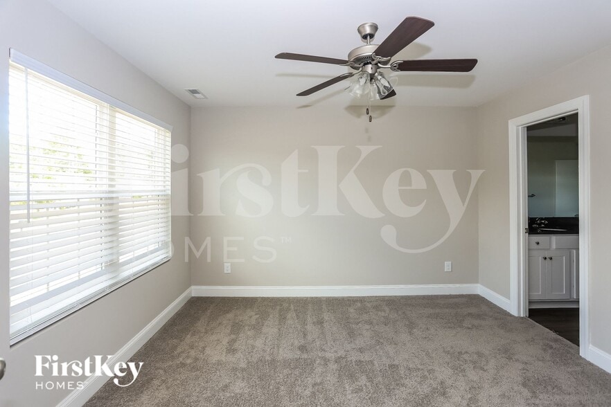 Building Photo - 2031 Samantha Dr