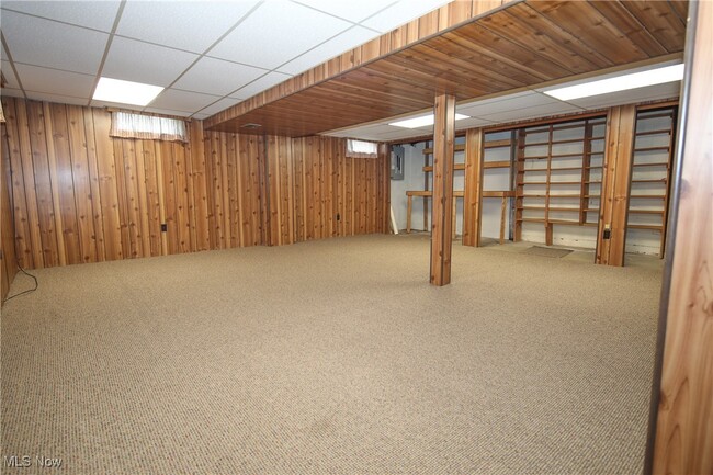 Building Photo - 734 Bond Ave