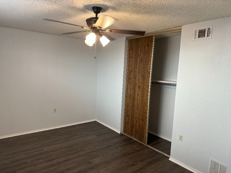 Building Photo - 4735 El Vedado St