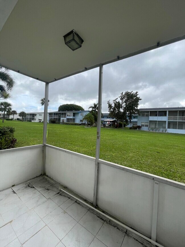 Building Photo - 172 Salisbury I