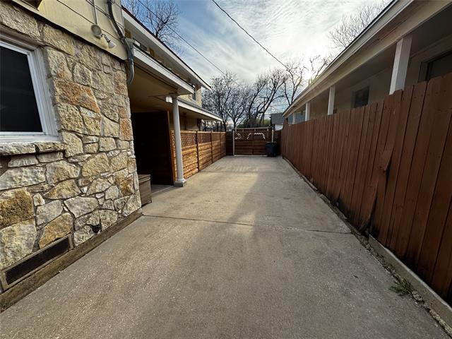 Building Photo - 1112 Kings Hwy