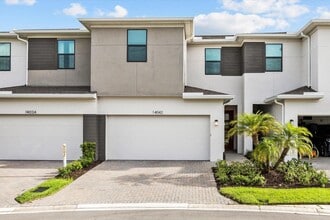 Building Photo - 14042 SW Thorens Dr