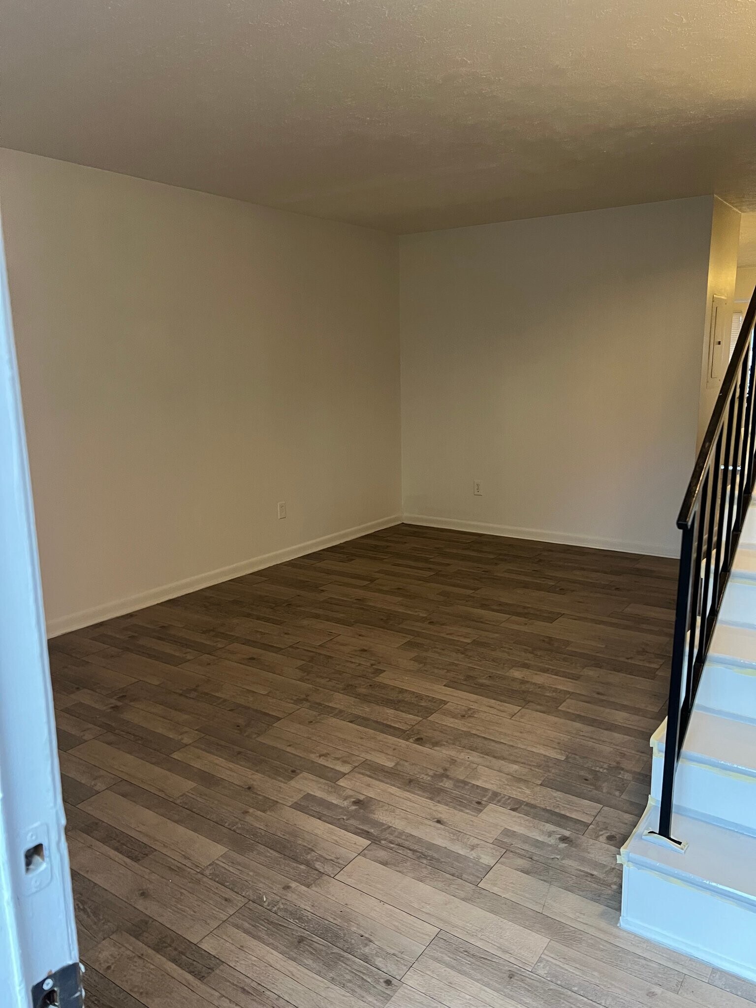 Building Photo - 1008 Hickory Hill Ln