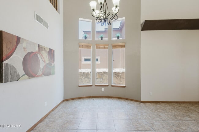 Building Photo - 3733 Tierra Campa Dr