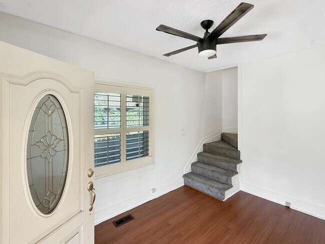 Building Photo - 1824 Lundy Ave