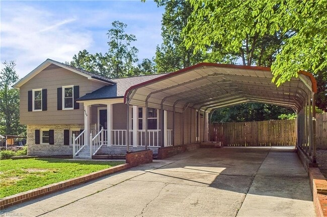 Building Photo - 4709 Chaucer Dr