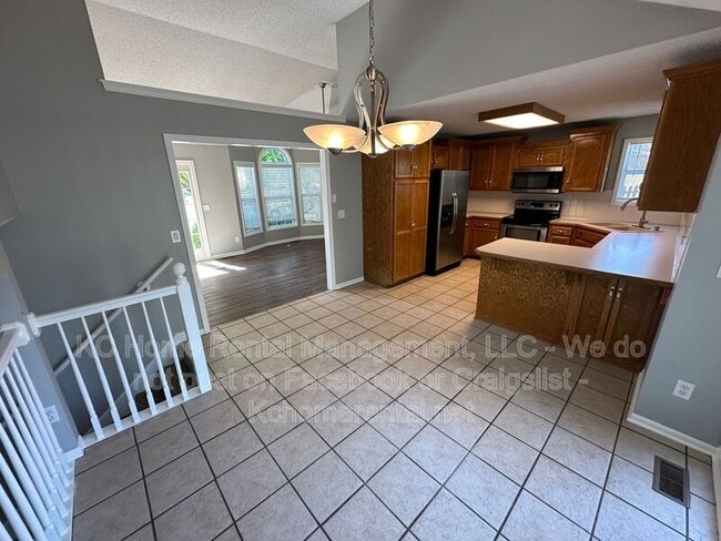 Building Photo - 3304 NW 84th Terrace