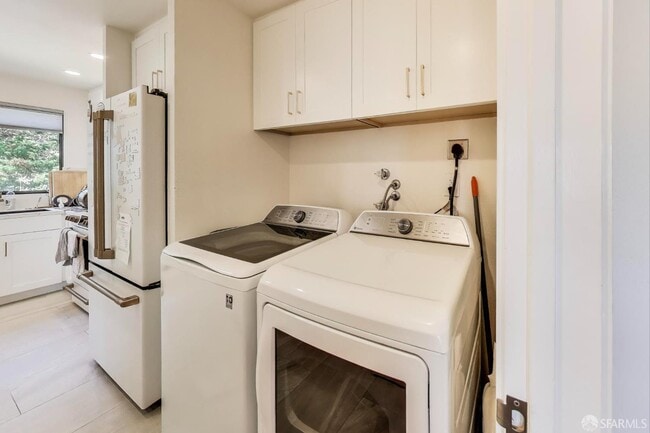 Building Photo - 208 N Lake Merced Hills
