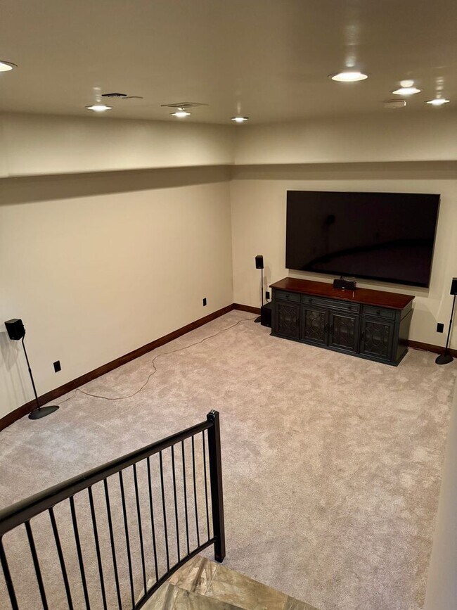 Building Photo - Furnished 3 Bedroom Entrada Home!!