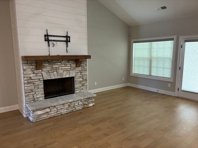 Building Photo - 311 Mulberry Crossing Dr