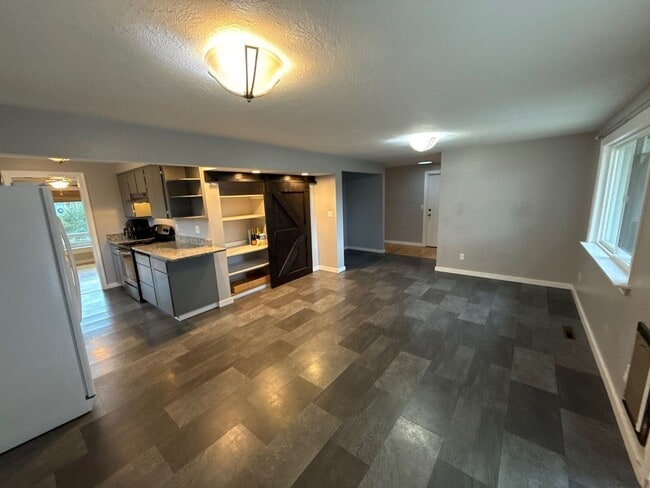 Building Photo - 3677 Carmelle Ct NE