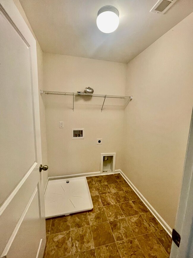 Building Photo - Luxurious 2 story 3 bedroom 2.5 bath townhomes. Located in Salisbury.
