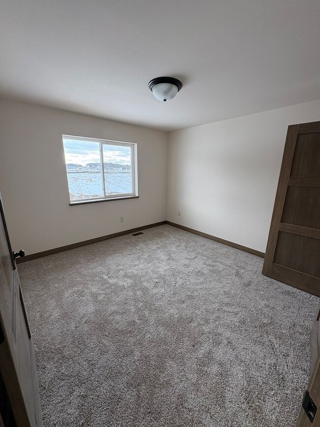 Building Photo - 234 E Randall Rd