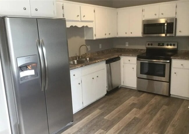 Building Photo - 102 Adams Ct