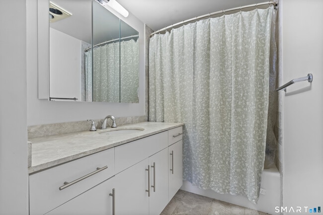 Building Photo - 25 Forest St