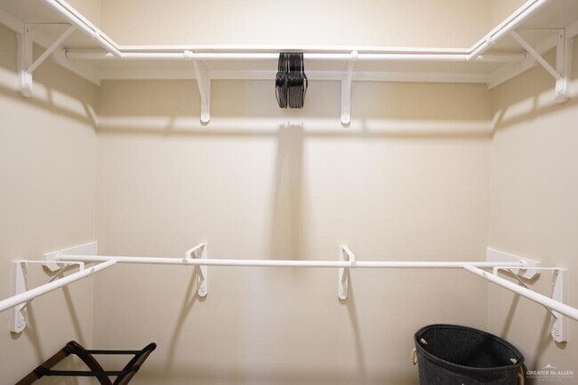 Building Photo - 26 N 59th St