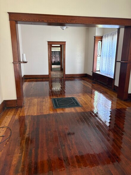 Dining Room - 538 N Aydelotte Ave
