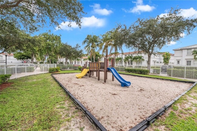 Building Photo - 4015 SW 156th Ave