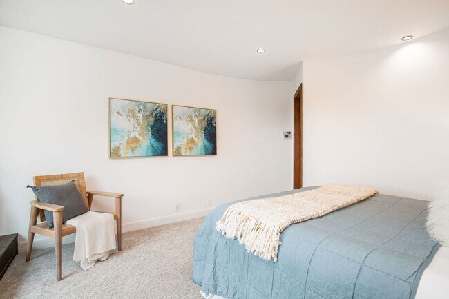 Building Photo - North Capitol Hill One-of-a- Kind Duplex!