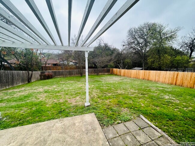 Building Photo - 8411 Collingwood-