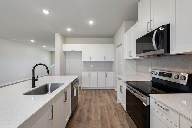 Building Photo - AVAILABLE NOW!  CUL-DE-SAC TRIPLEX LOT LOCATED ON 1-ACRE IN MIDLOTHIAN, TX!