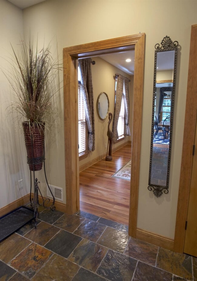 Building Photo - 32 Flat Rock Rd