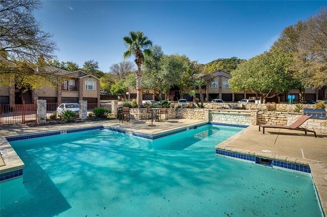 Building Photo - LAKE AUSTIN  TOWNHOME - POINTE 360 @ 2222 - 2BD /2BA - ATTACHED GARAGE - $1370 * RENT SPECIAL